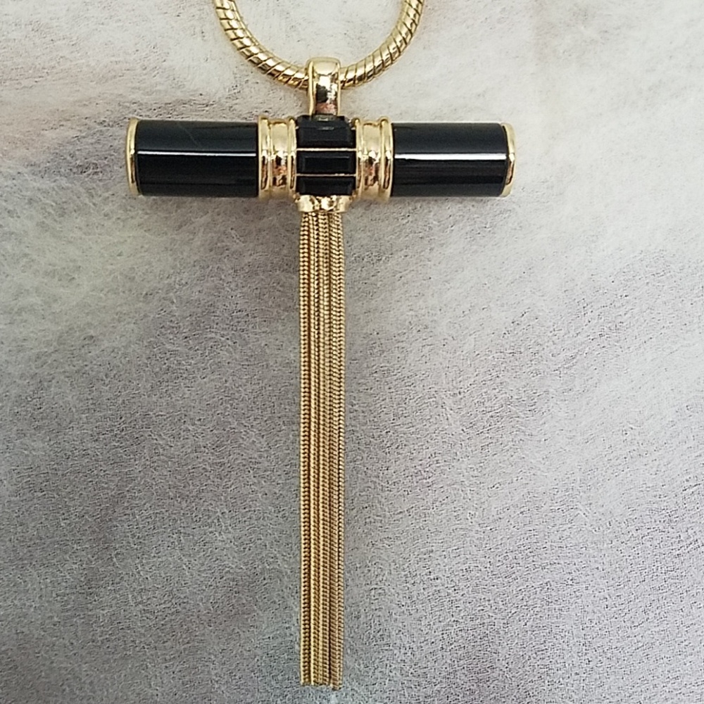 Banana Republic Black/Gold pendant with chain